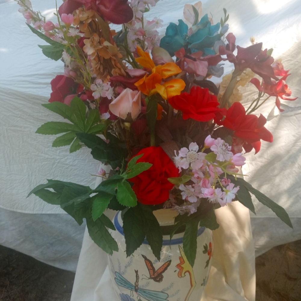 Vase of flowers